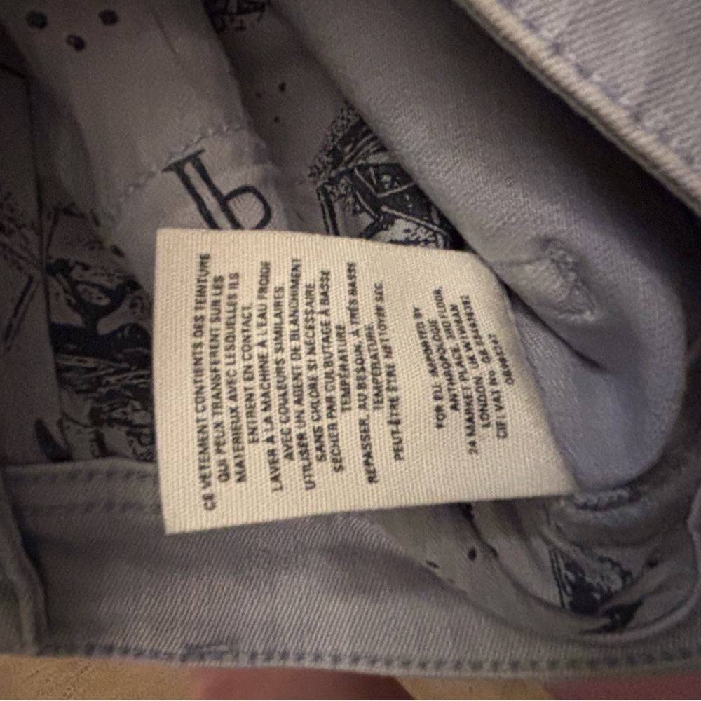 : : PILCRO Straight Leg Light Wash Distressed Jeans : : - Picture 12 of 16